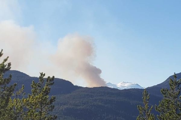 https://www.northshoredailypost.com/wp-content/uploads/2019/04/squamish-wildfire-courtesy-ashley-morris-1-600x400.jpg