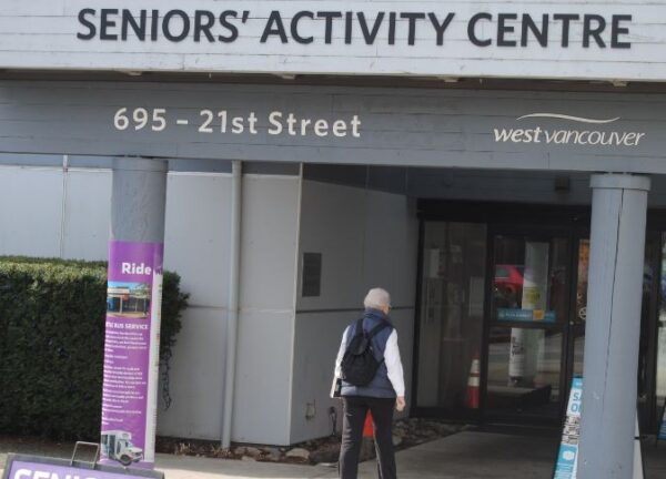 https://www.northshoredailypost.com/wp-content/uploads/2020/11/senior-centre-600x432.jpg