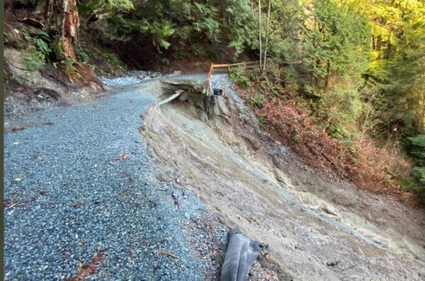 https://www.northshoredailypost.com/wp-content/uploads/2021/01/capiolano-trail-landslide-600x398.jpg