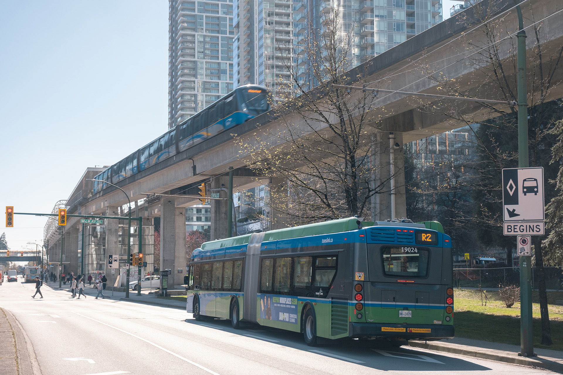 https://www.northshoredailypost.com/wp-content/uploads/2026/08/R2-Marine–Willingdown-RapidBus-at-Metrotown-Station-with-SkyTrain.jpg